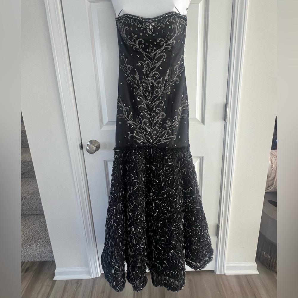 Elegant Black Strapless Prom Dress with Lace up Back
